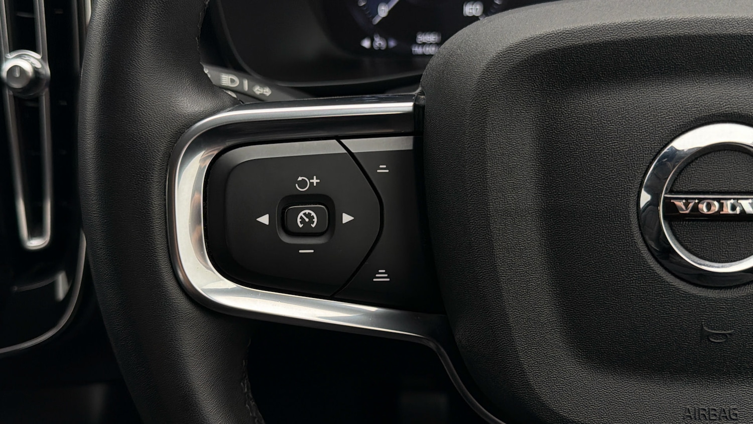 Used Volvo XC40 2022 for sale - 77962459: Photo 21