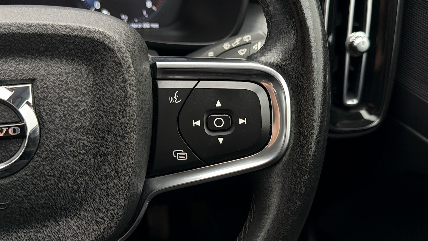 Used Volvo XC40 2022 for sale - 77962459: Photo 22