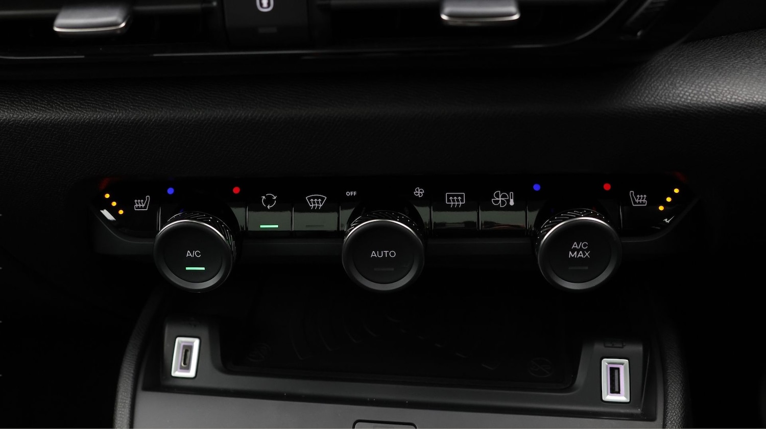 Used Citroen e-C4 X 2023 for sale - 77530099: Photo 12