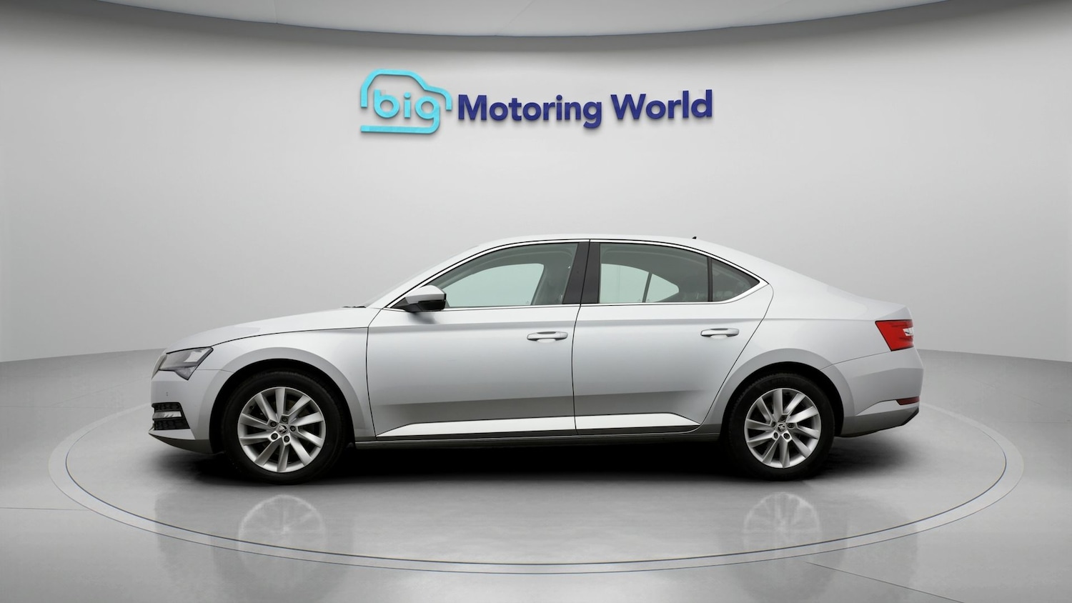 Used Skoda Superb 2023 for sale - 77416847: Photo 4