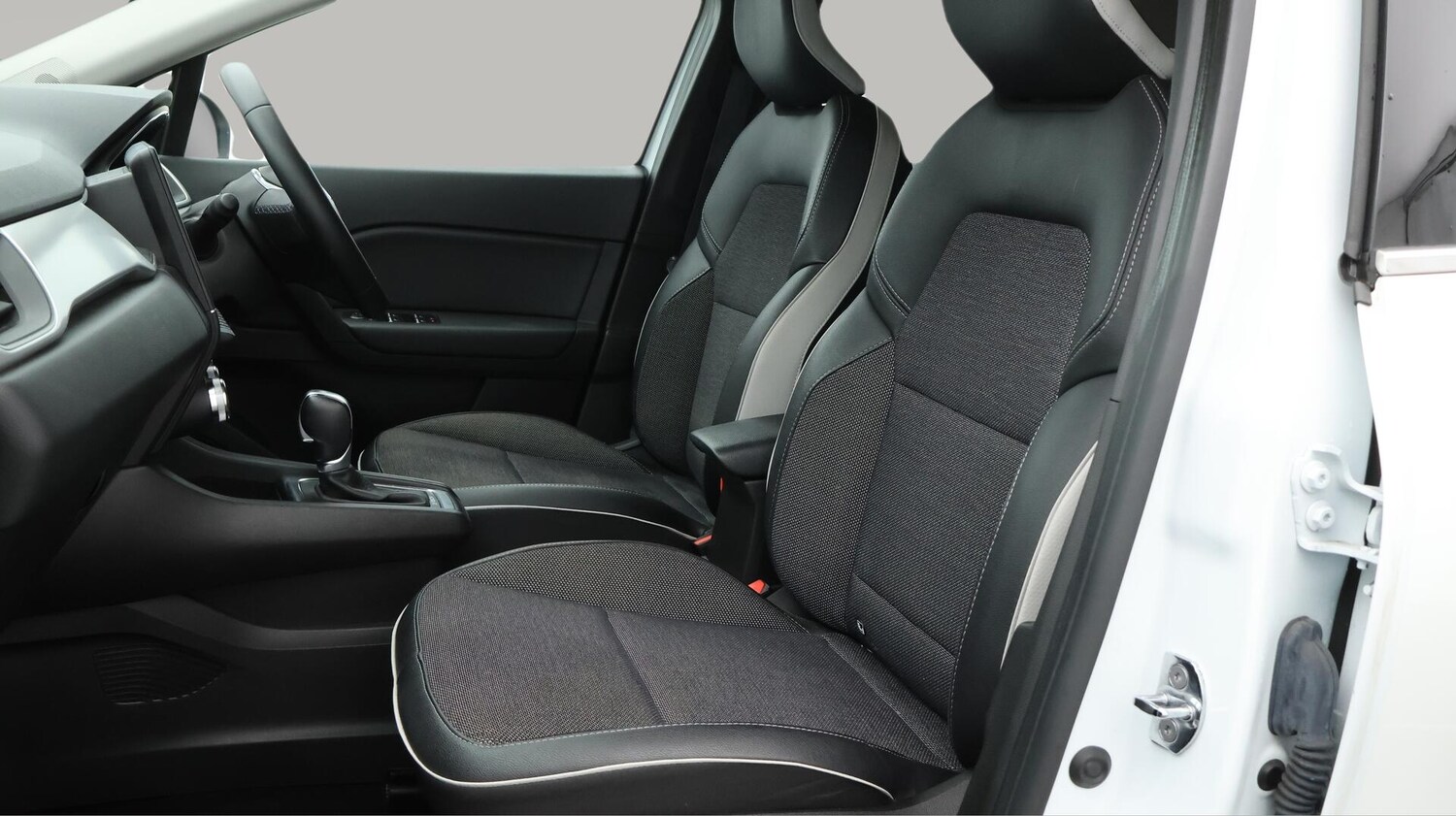 Used Renault Captur 2021 for sale - 76031399: Photo 15