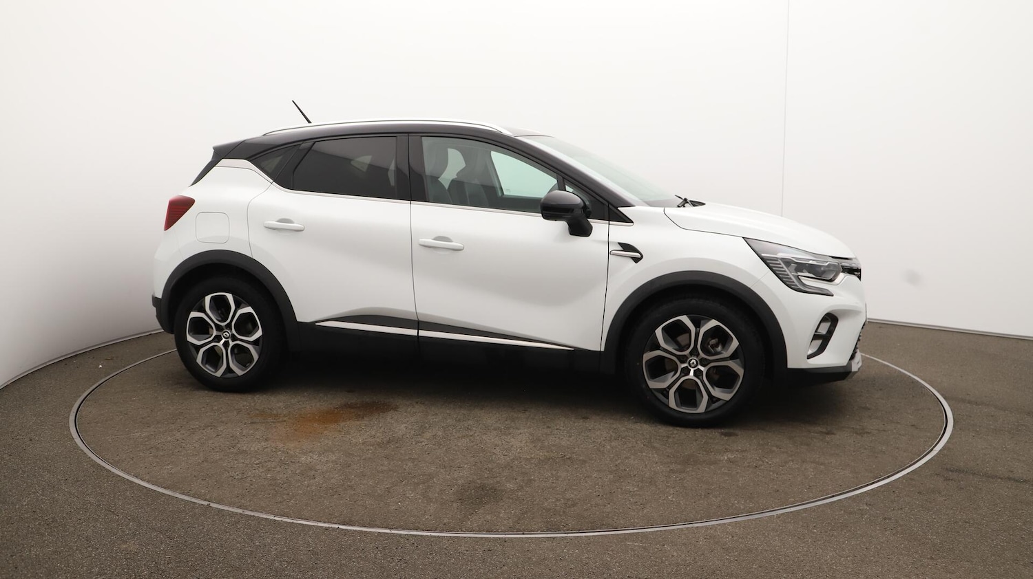Used Renault Captur 2021 for sale - 76031399: Photo 48
