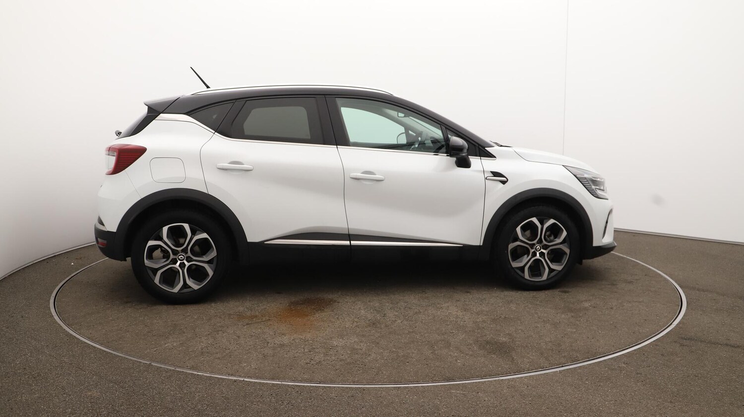 Used Renault Captur 2021 for sale - 76031399: Photo 50