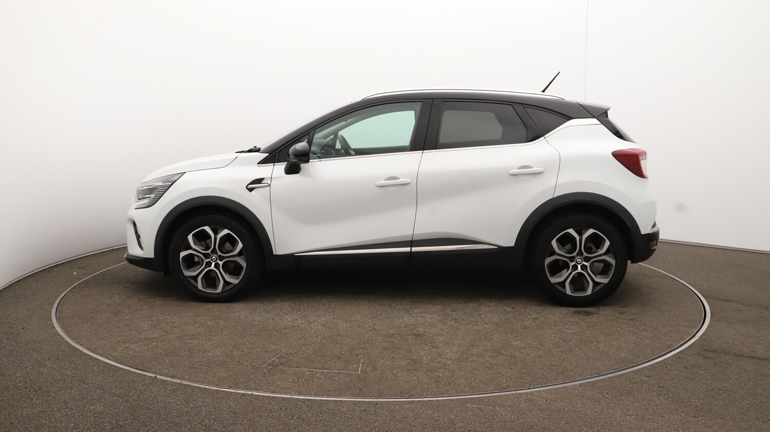 Used Renault Captur 2021 for sale - 76031399: Photo 64