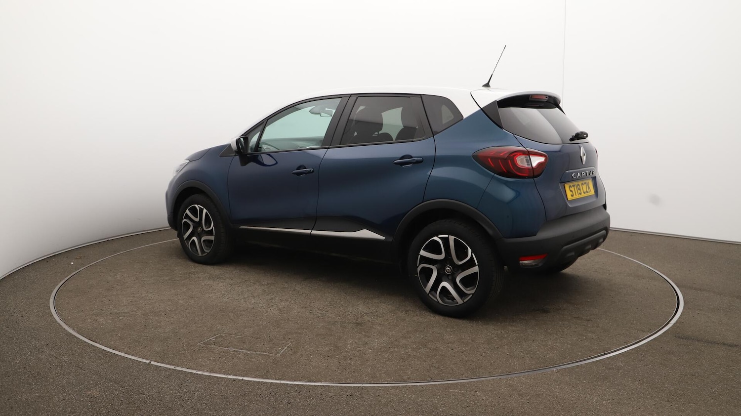 Used Renault Captur 2019 for sale - 76032070: Photo 10