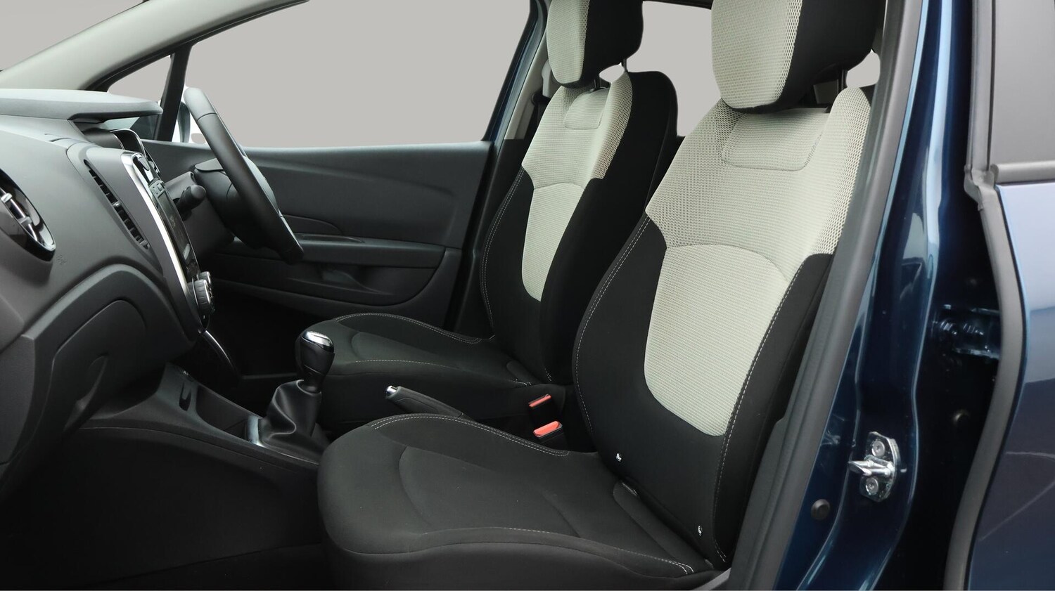Used Renault Captur 2019 for sale - 76032070: Photo 21