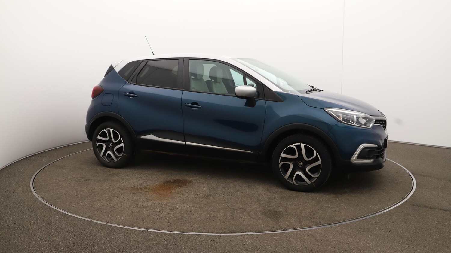 Used Renault Captur 2019 for sale - 76032070: Photo 32