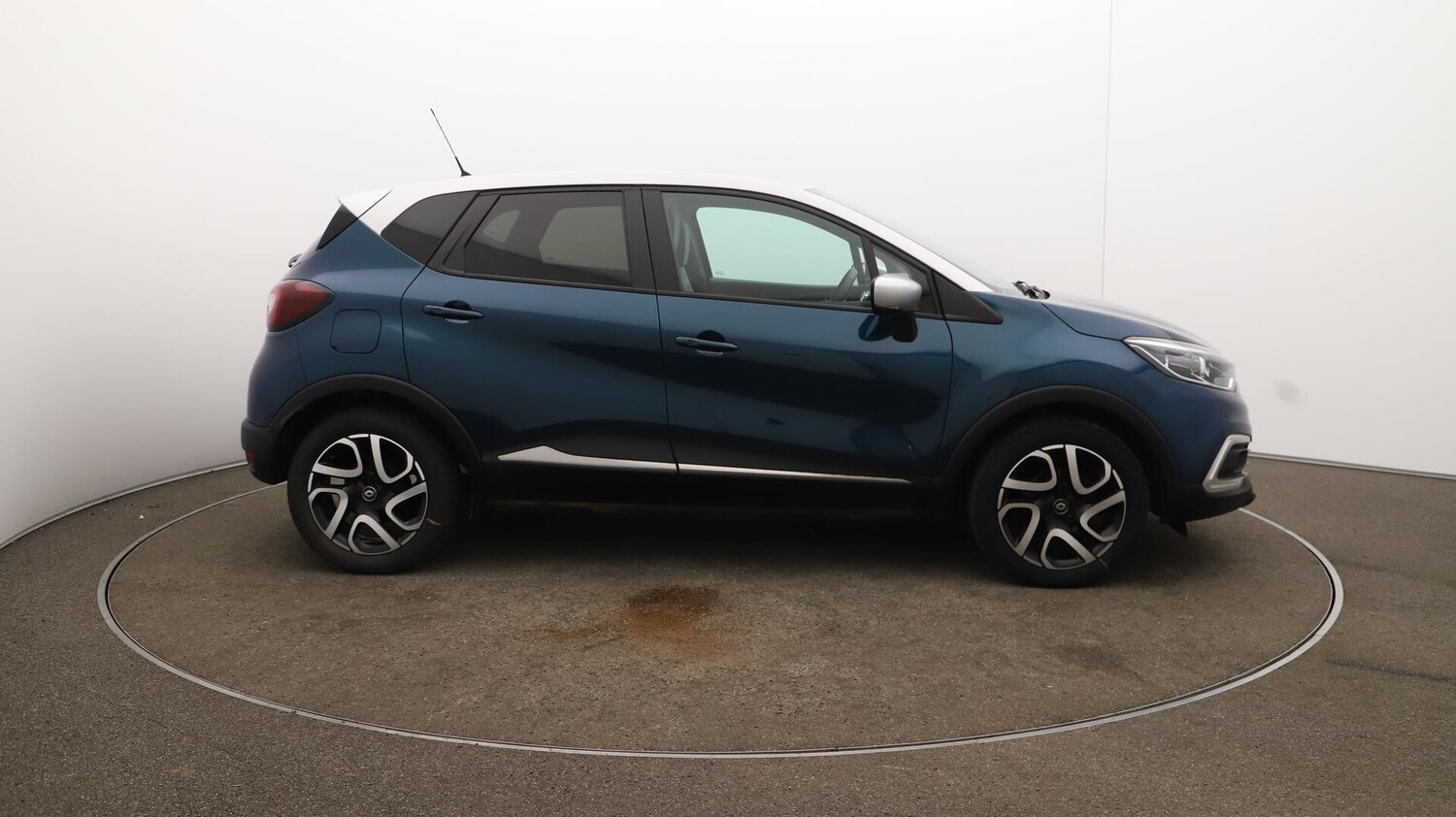 Used Renault Captur 2019 for sale - 76032070: Photo 38