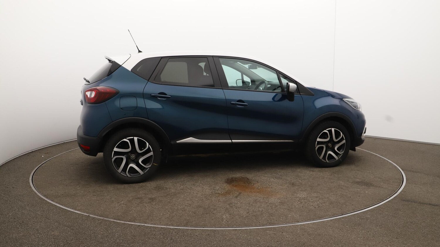 Used Renault Captur 2019 for sale - 76032070: Photo 42
