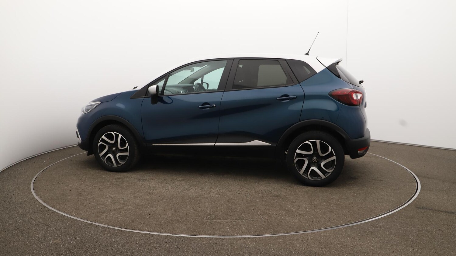 Used Renault Captur 2019 for sale - 76032070: Photo 57