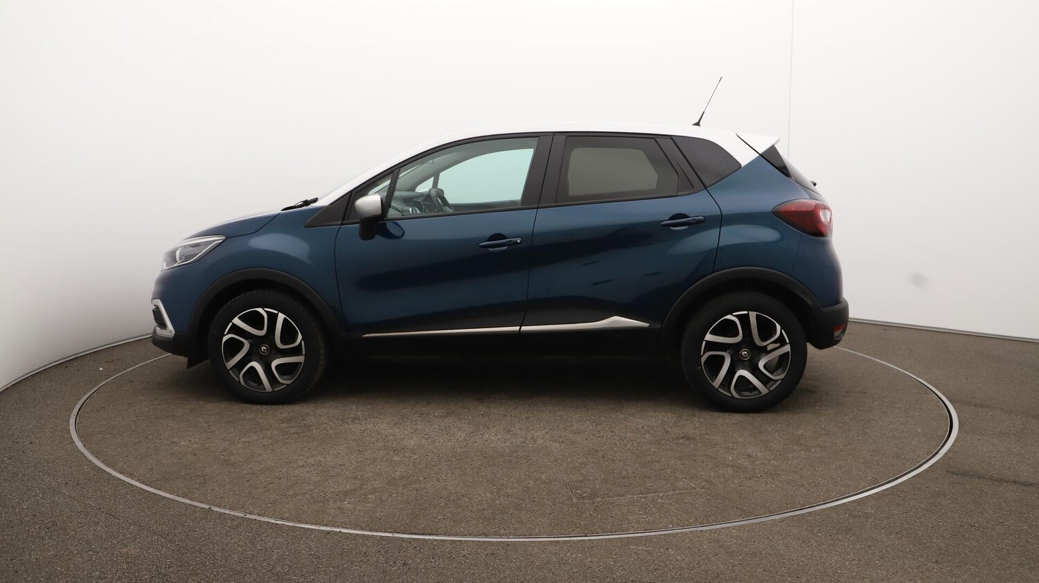 Used Renault Captur 2019 for sale - 76032070: Photo 65