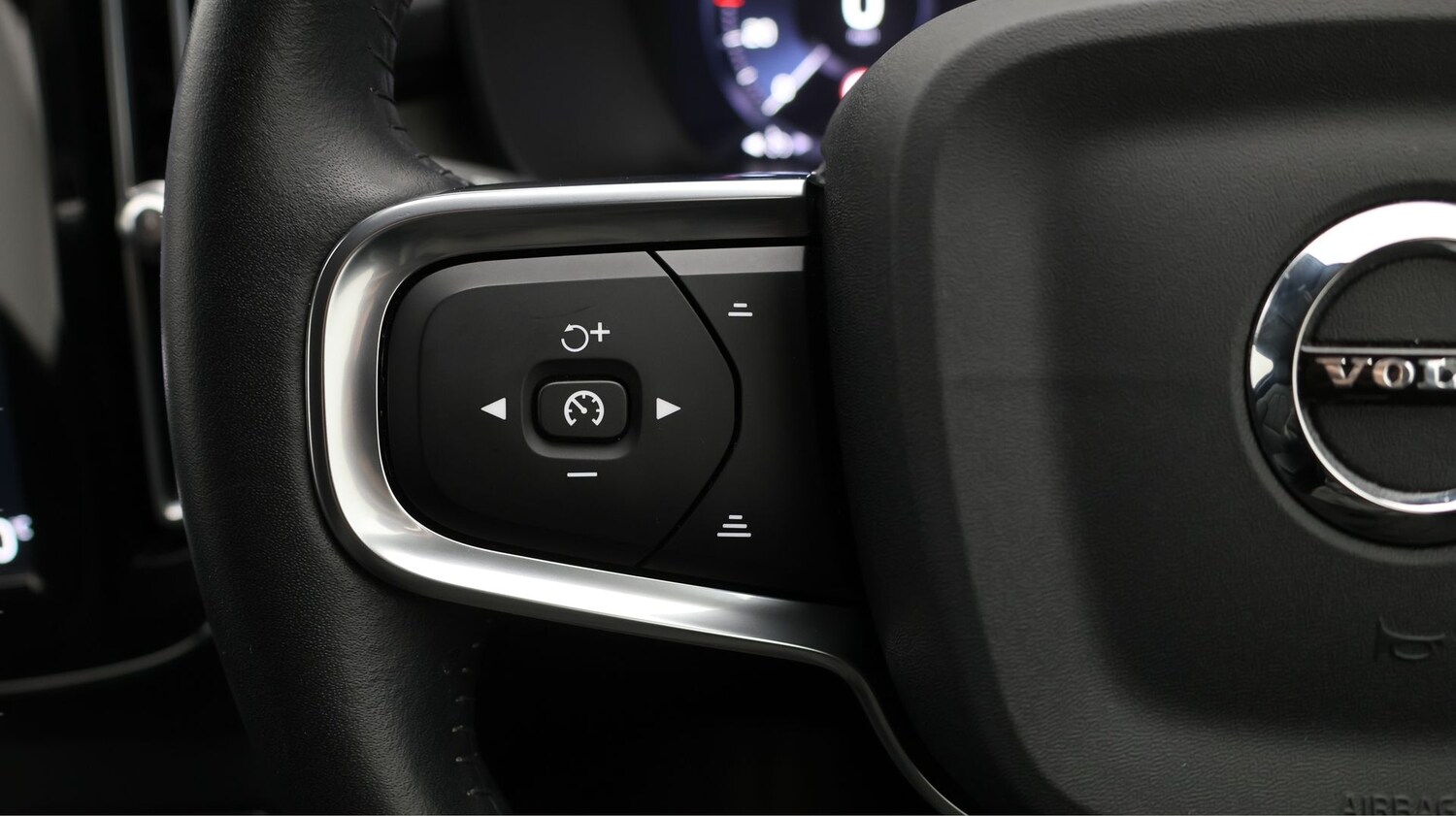 Used Volvo XC40 2020 for sale - 77431230: Photo 24