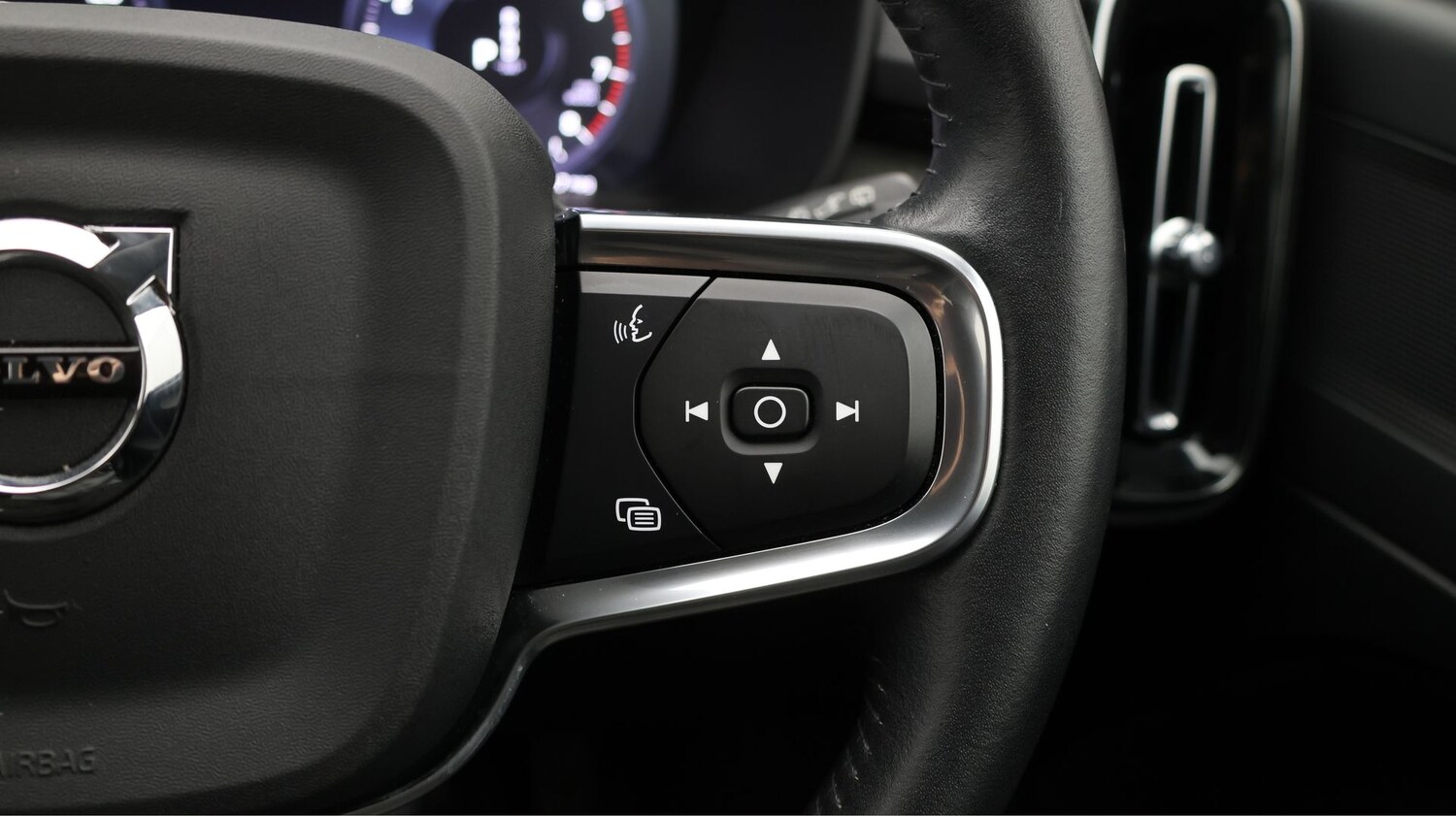 Used Volvo XC40 2020 for sale - 77431230: Photo 25