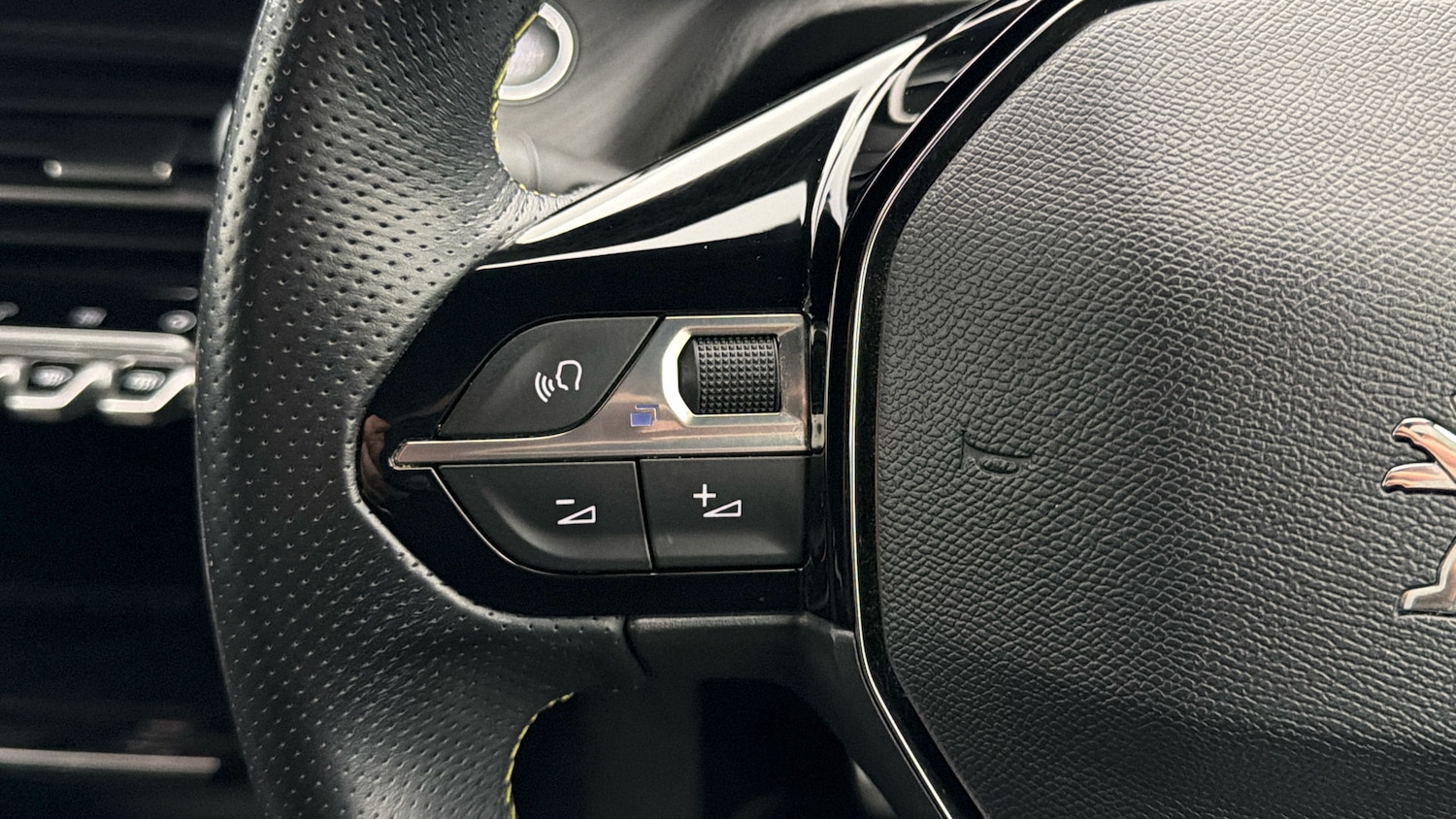 Used Peugeot 2008 2023 for sale - 78199372: Photo 23