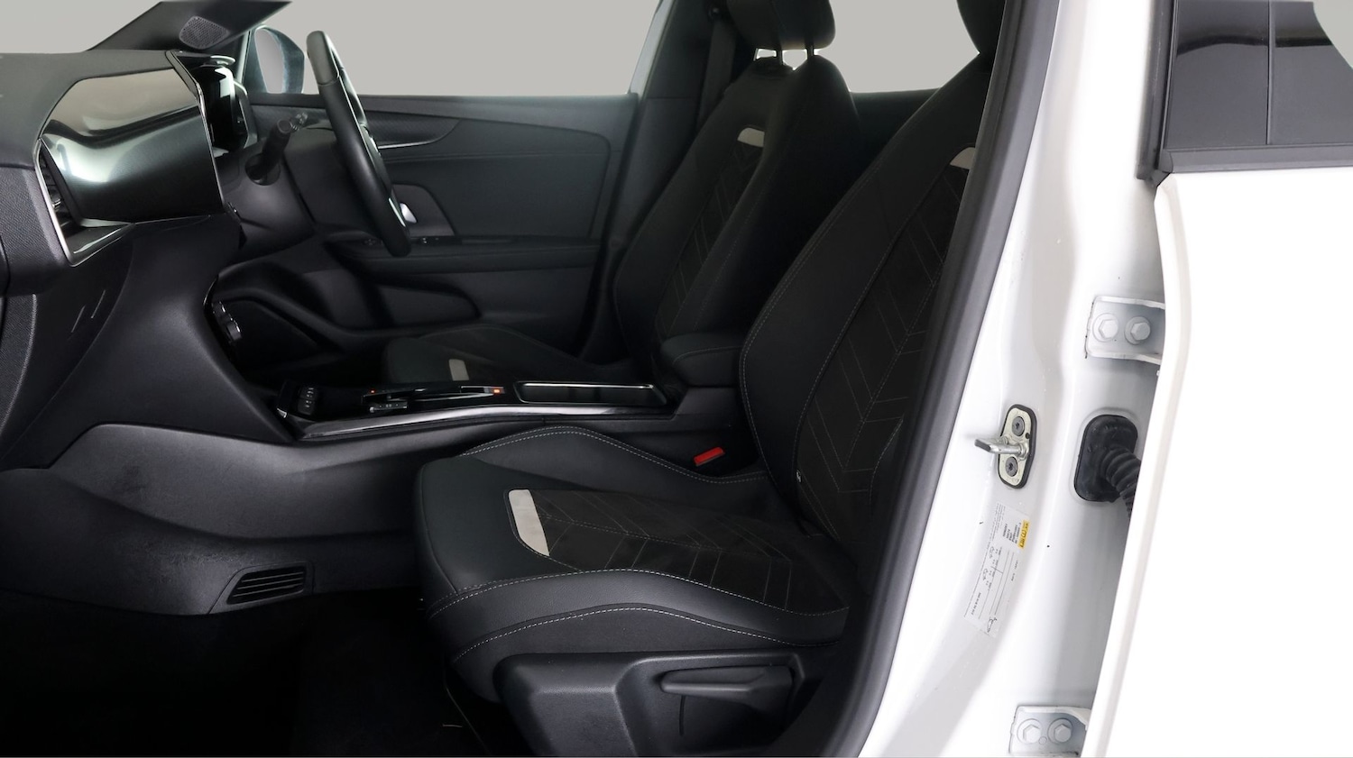 Used Vauxhall Mokka 2023 for sale - 77662006: Photo 14