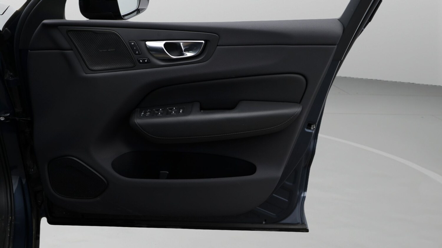 Used Volvo XC60 2023 for sale - 77427766: Photo 15