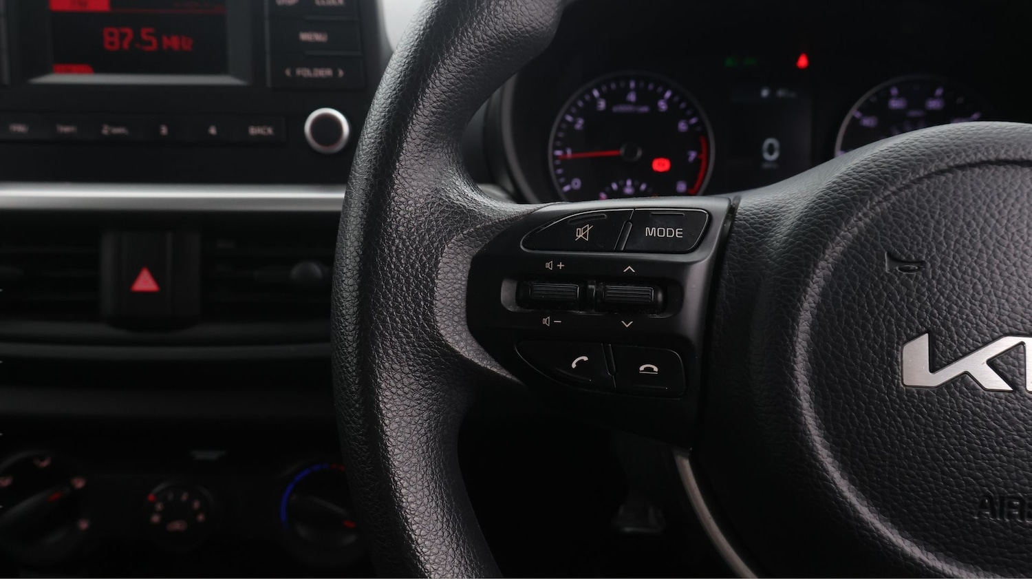 Used Kia Picanto 2023 for sale - 77650375: Photo 23