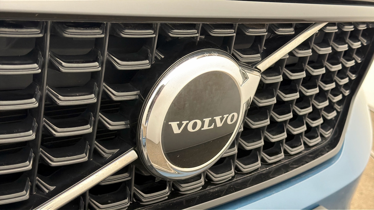 Used Volvo XC40 2023 for sale - 77938332: Photo 22