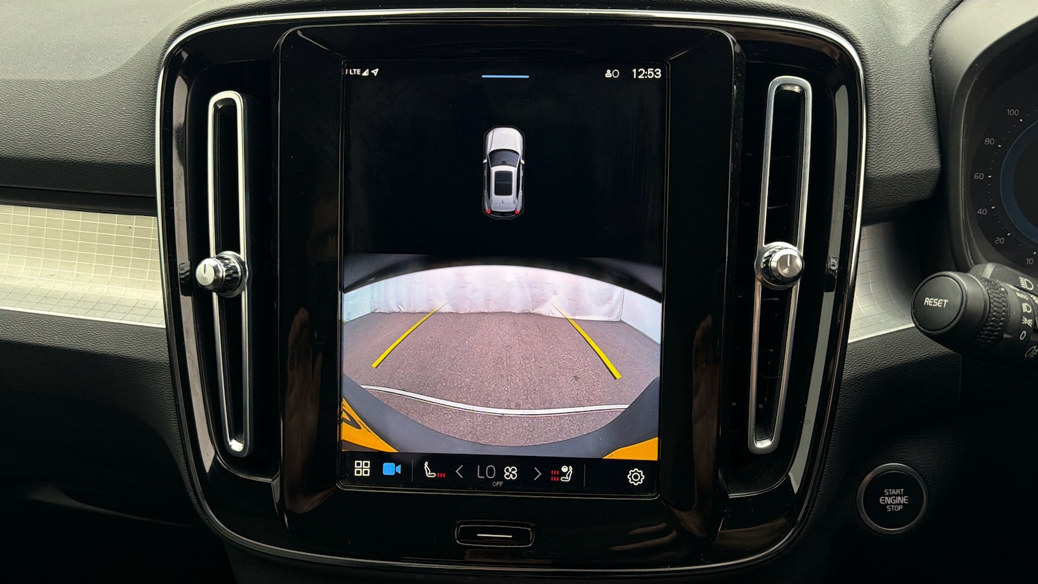 Used Volvo XC40 2023 for sale - 77938332: Photo 27