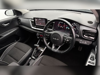 Used Kia Stonic 2023 for sale - 78976119: Photo