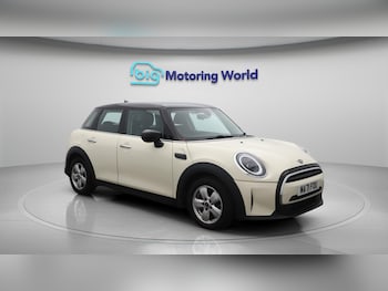 Used MINI Hatch 2021 for sale - 76151319: Photo