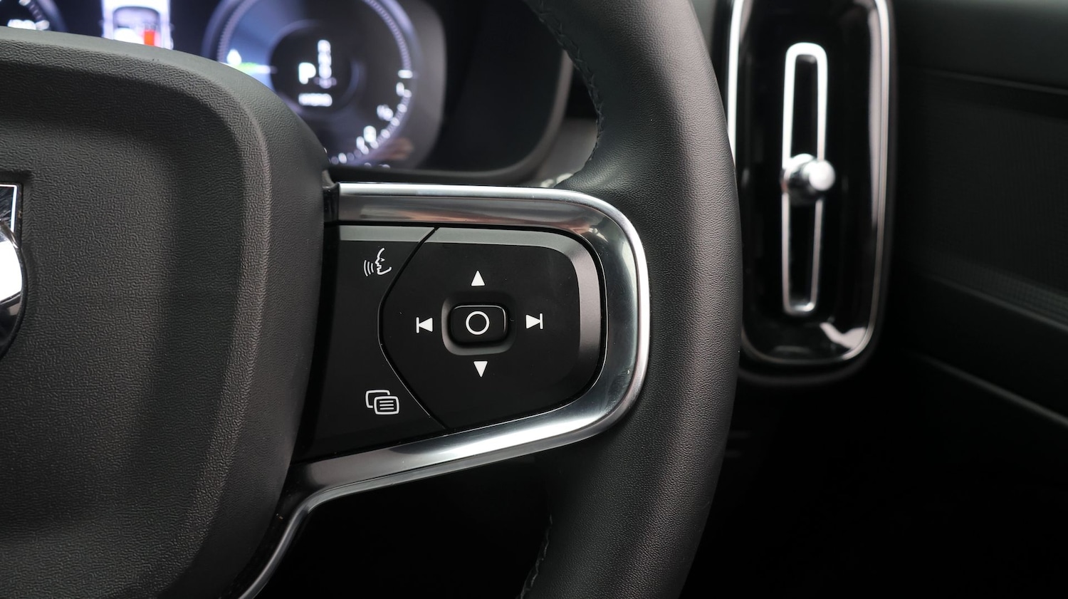 Used Volvo XC40 2022 for sale - 77354193: Photo 23