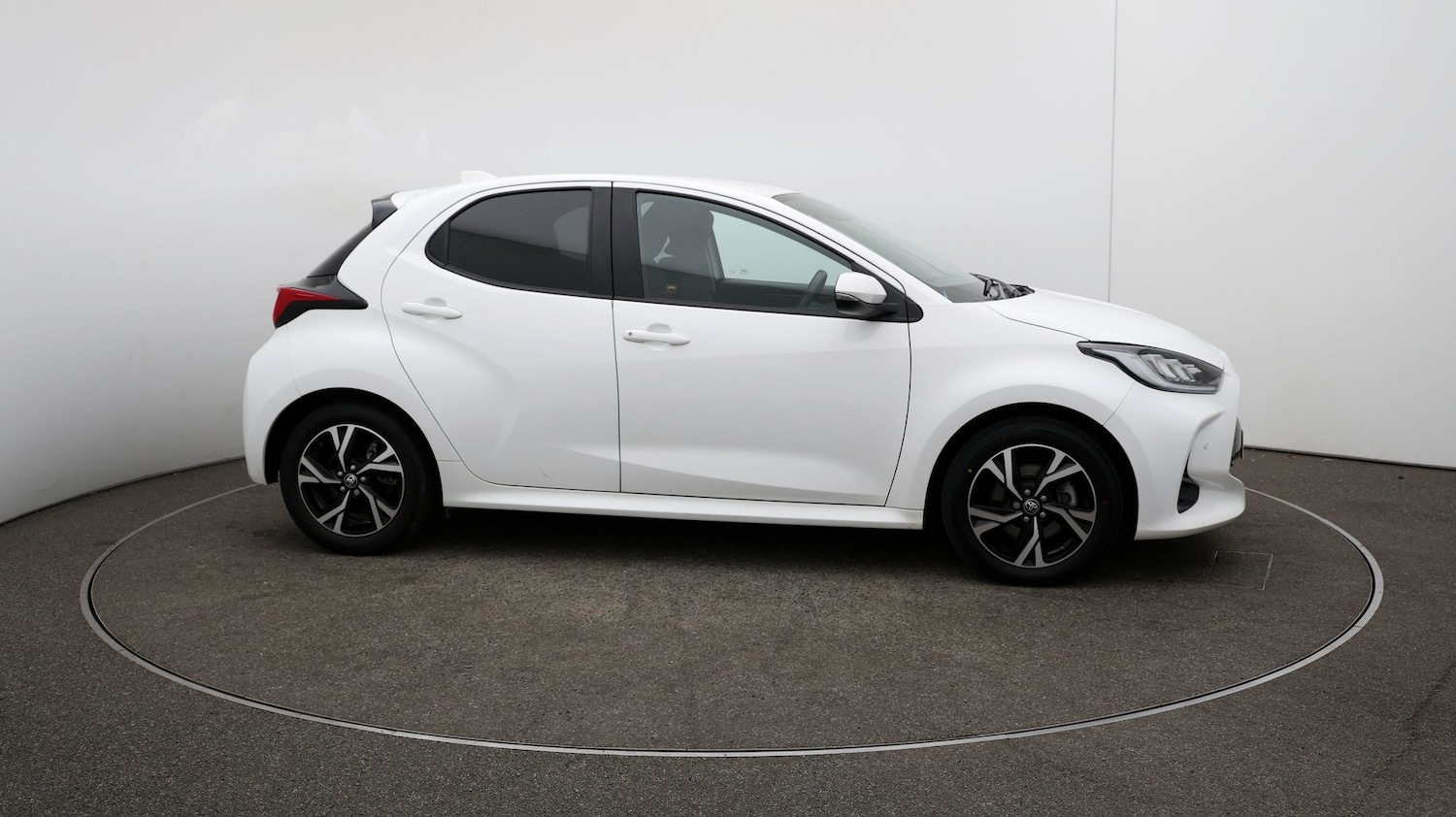 Used Toyota Yaris 2024 for sale - 76809475: Photo 40