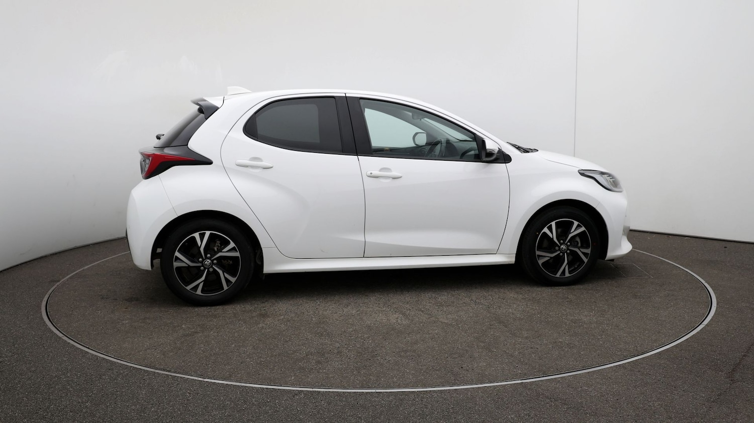 Used Toyota Yaris 2024 for sale - 76809475: Photo 42