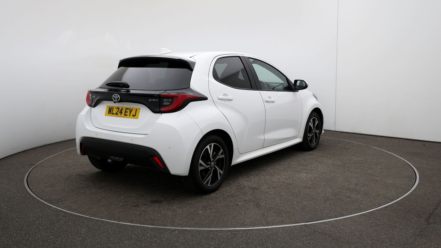 Used Toyota Yaris 2024 for sale - 76809475: Photo 46