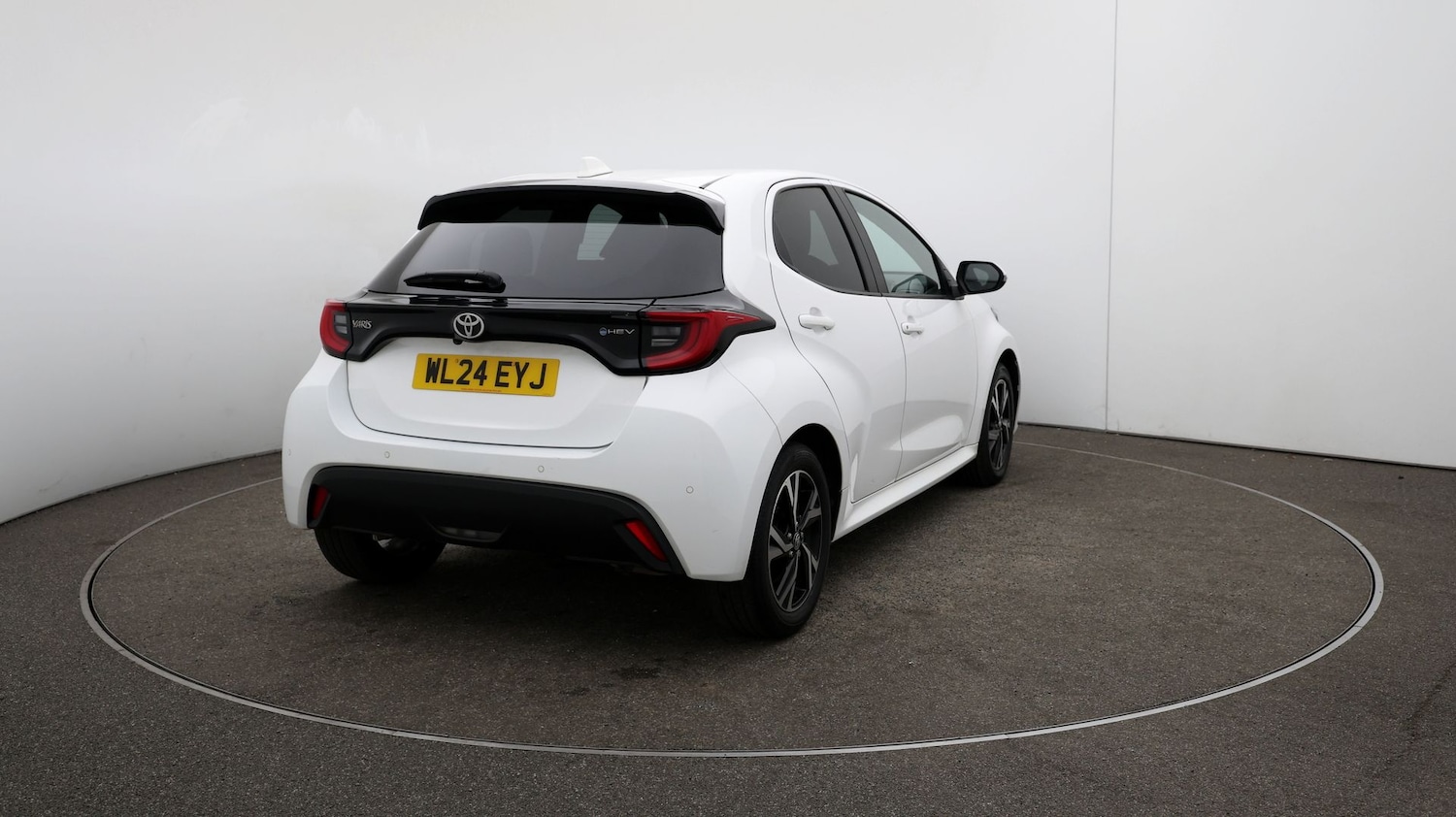 Used Toyota Yaris 2024 for sale - 76809475: Photo 47