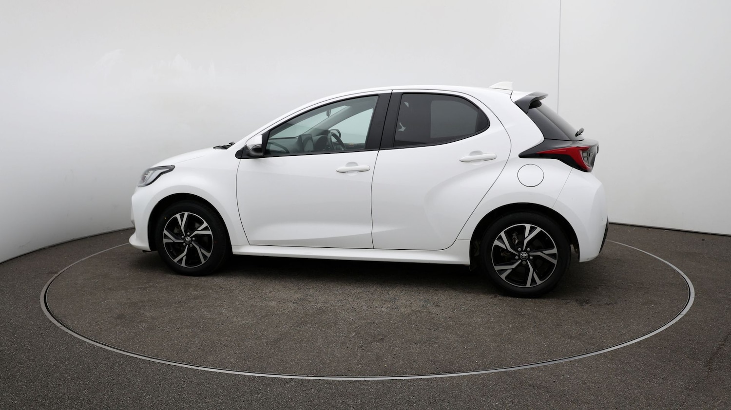 Used Toyota Yaris 2024 for sale - 76809475: Photo 50