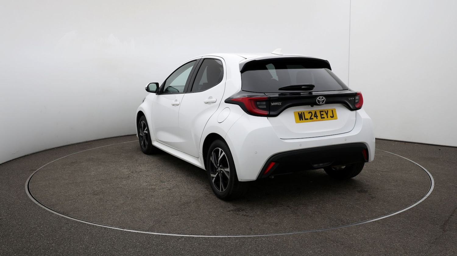 Used Toyota Yaris 2024 for sale - 76809475: Photo 53