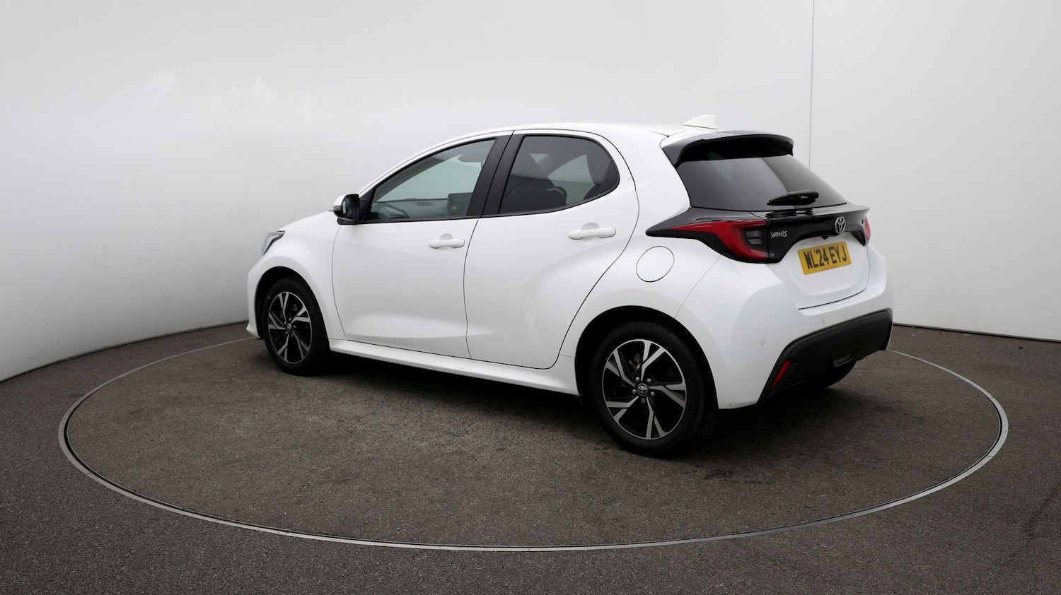 Used Toyota Yaris 2024 for sale - 76809475: Photo 55