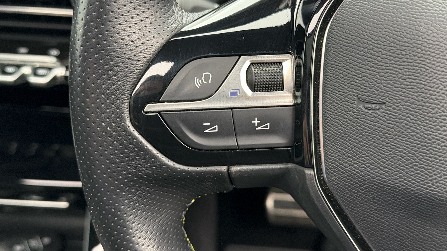 Used Peugeot E-2008 2021 for sale - 78080450: Photo 22