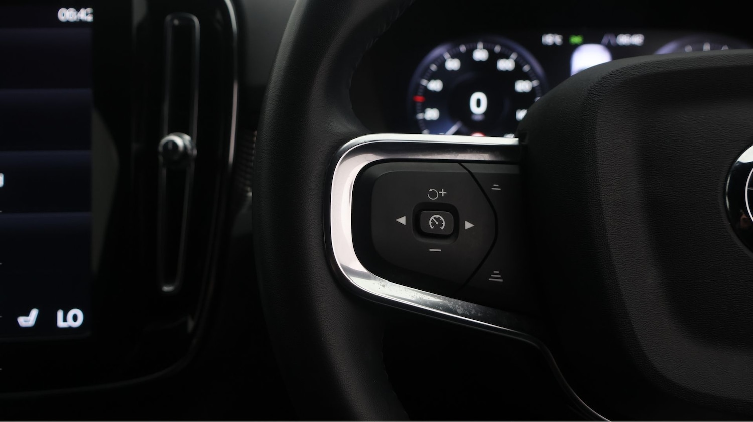 Used Volvo XC40 2022 for sale - 77778574: Photo 24