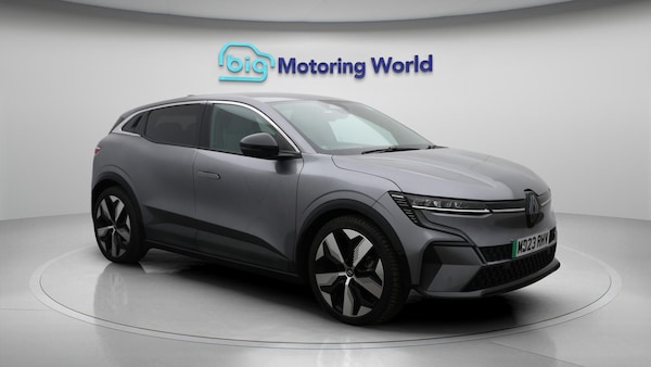 Used Renault Megane E Tech 2023 for sale - 76189774: Photo 2