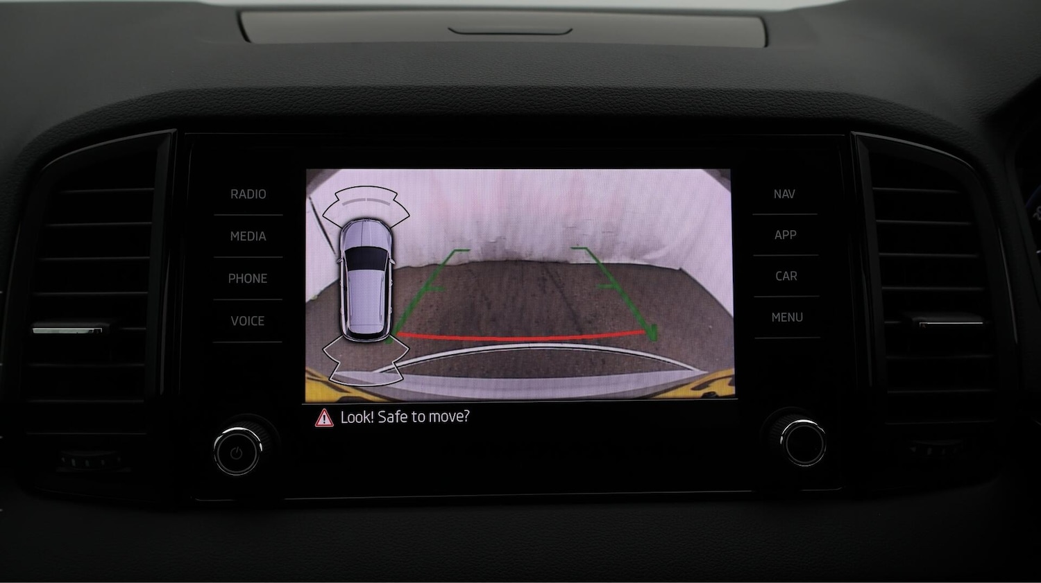 Used Skoda Karoq 2022 for sale - 76632866: Photo 26