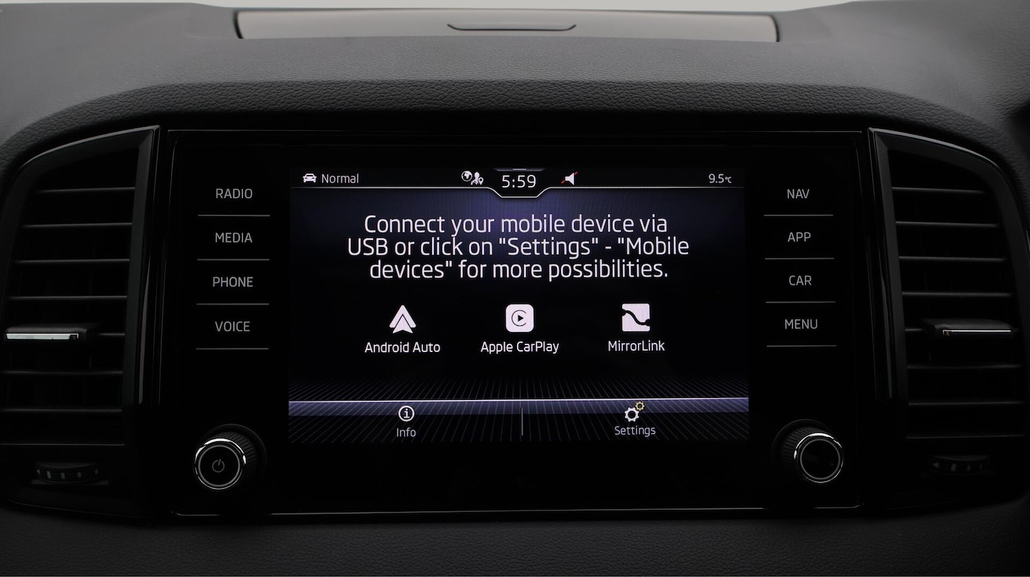 Used Skoda Karoq 2022 for sale - 76632866: Photo 27