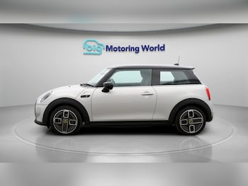 Used MINI Hatch 2022 for sale - 77427549: Photo