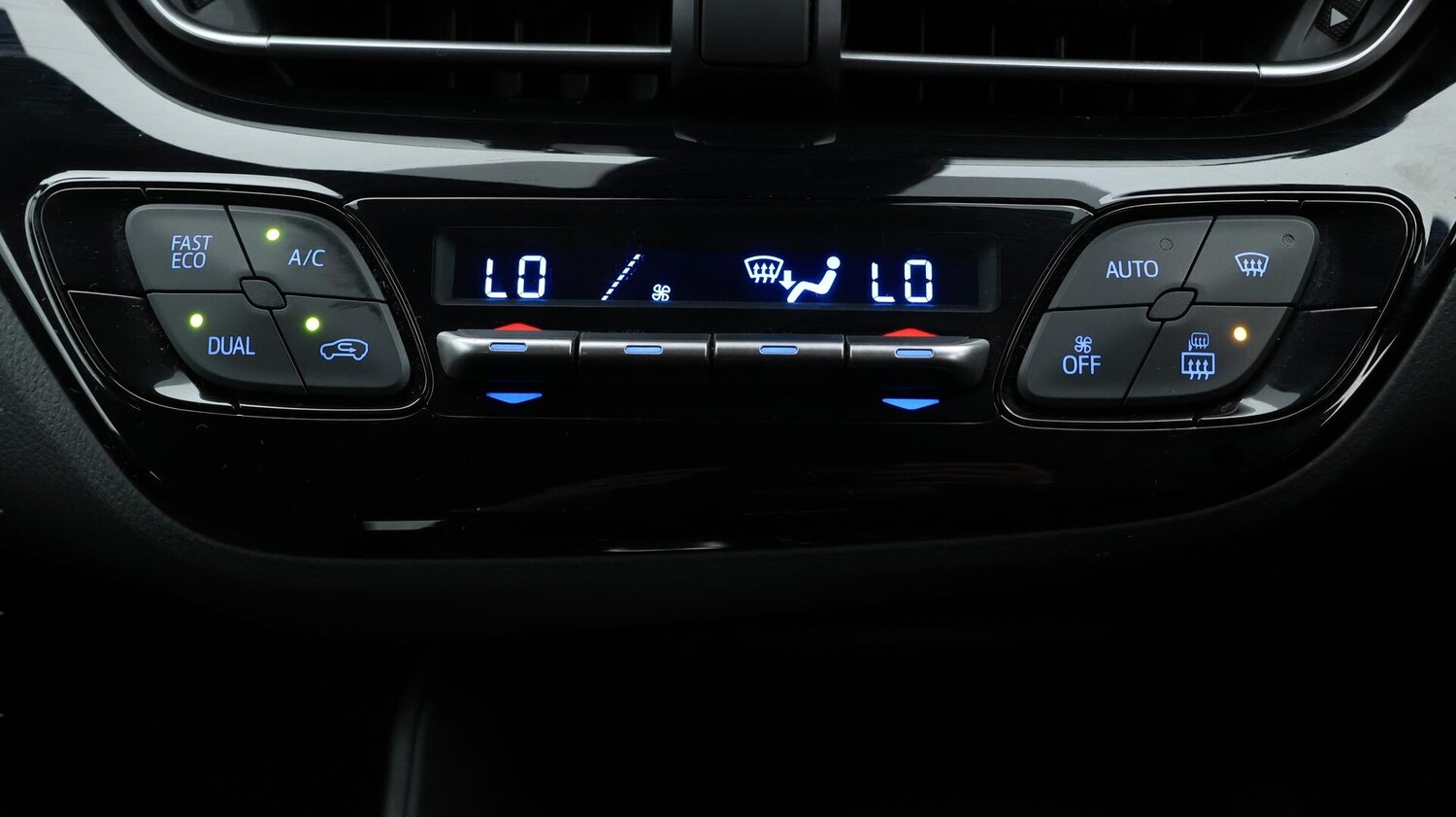 Used Toyota C-HR for sale - 76728459: Photo 13