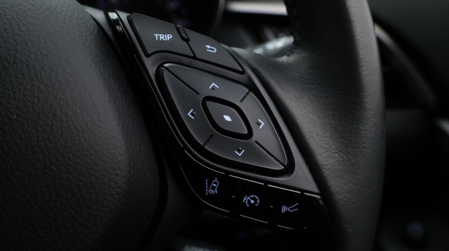 Used Toyota C-HR for sale - 76728459: Photo 24