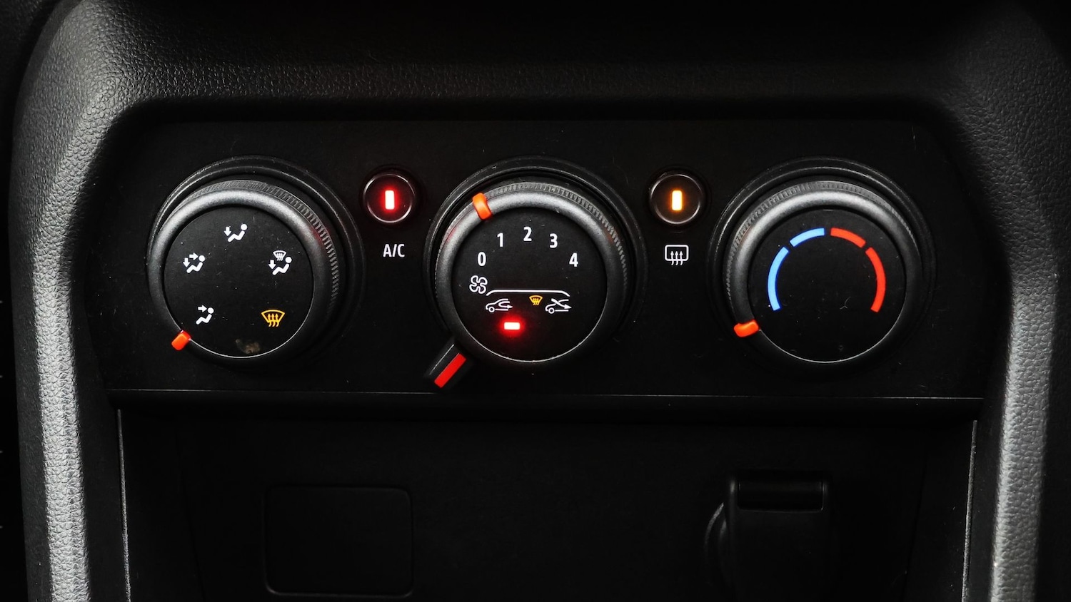 Used Dacia Sandero Stepway 2023 for sale - 77669152: Photo 12