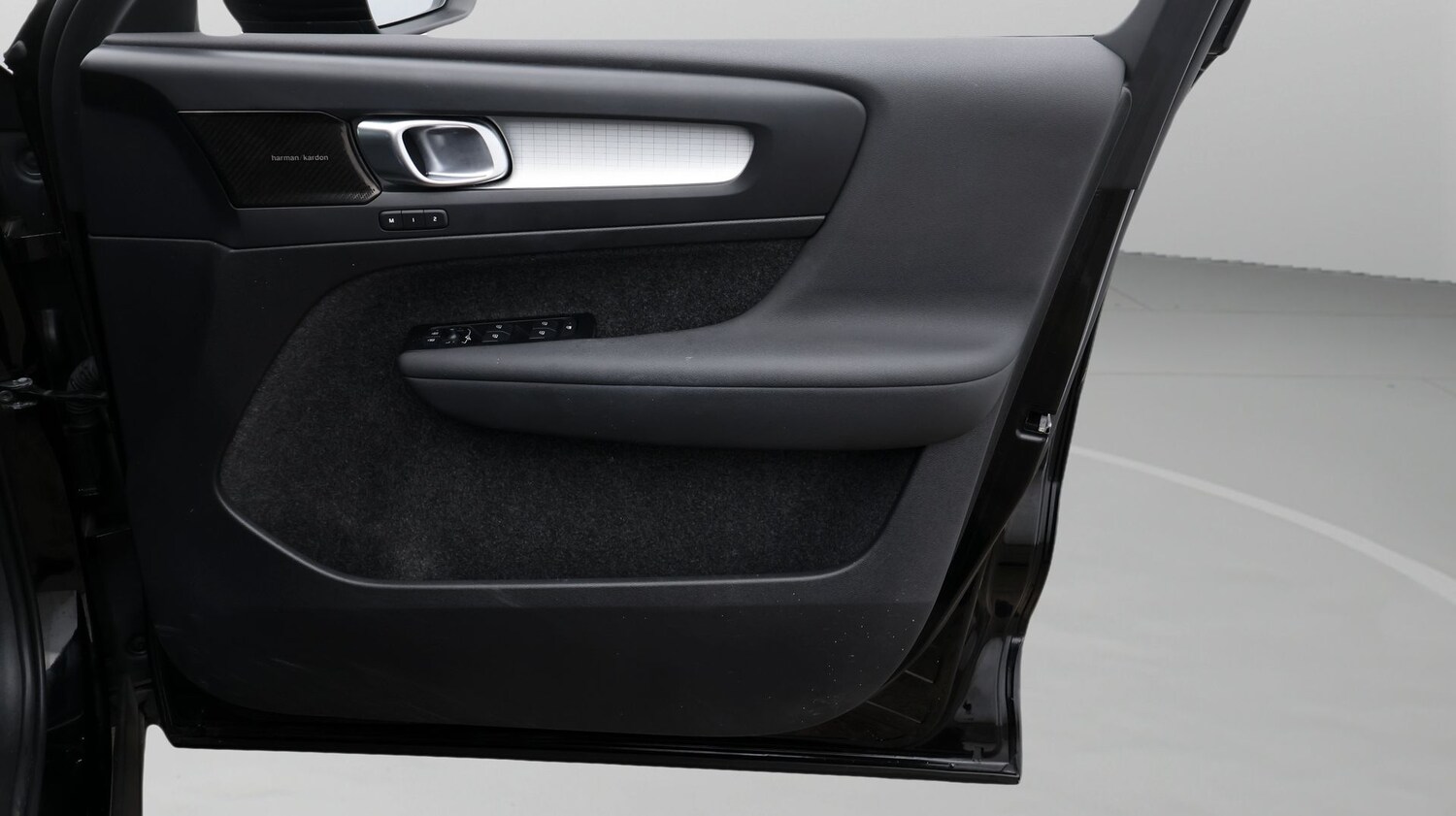 Used Volvo XC40 2022 for sale - 77248061: Photo 15