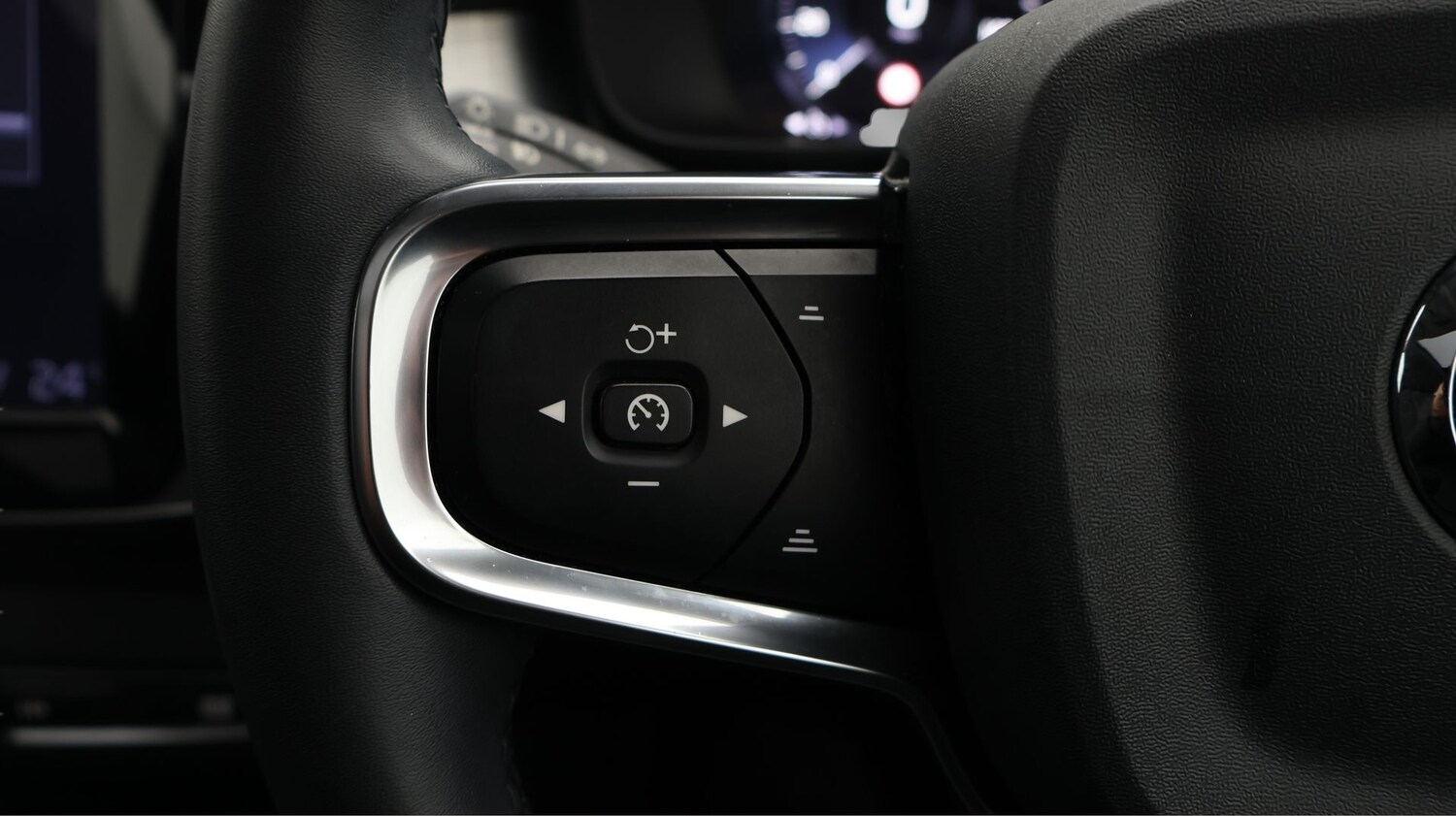 Used Volvo XC40 2022 for sale - 77248061: Photo 23