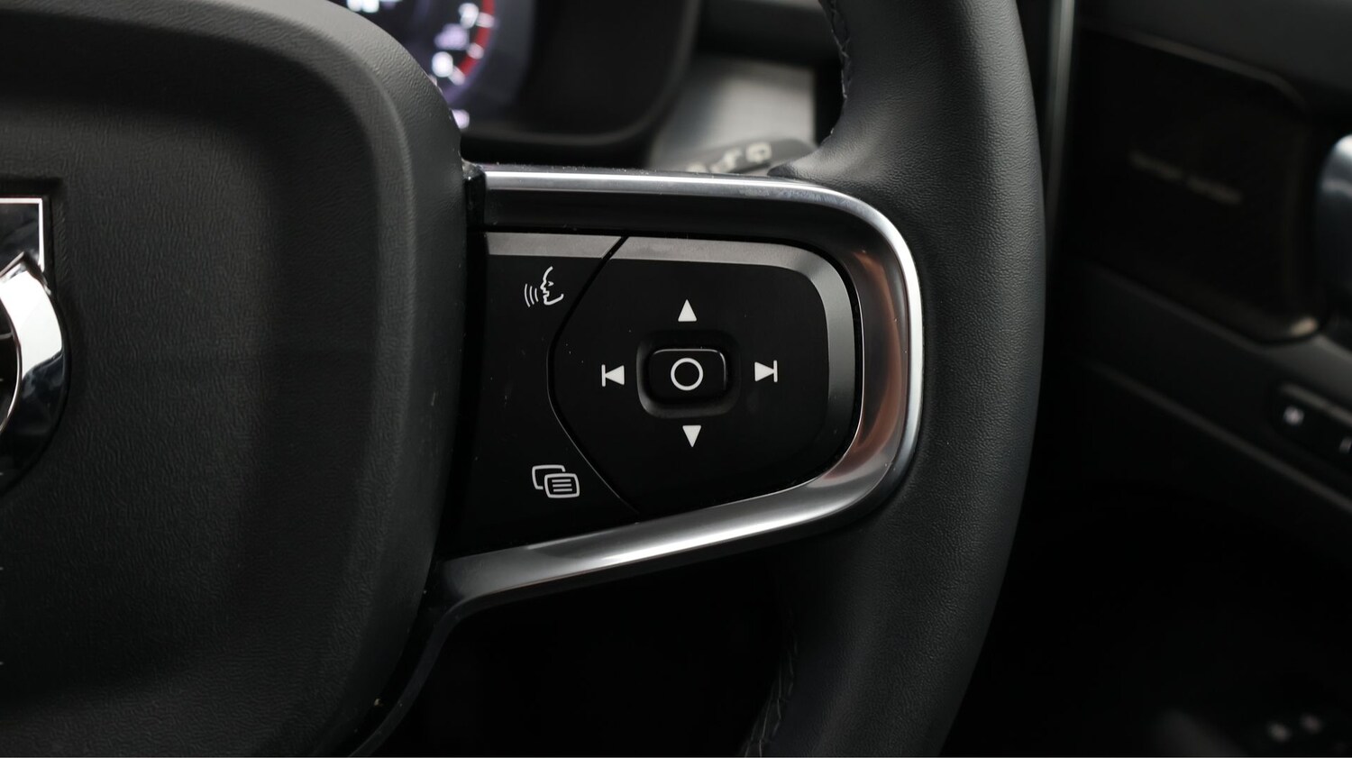 Used Volvo XC40 2022 for sale - 77248061: Photo 25