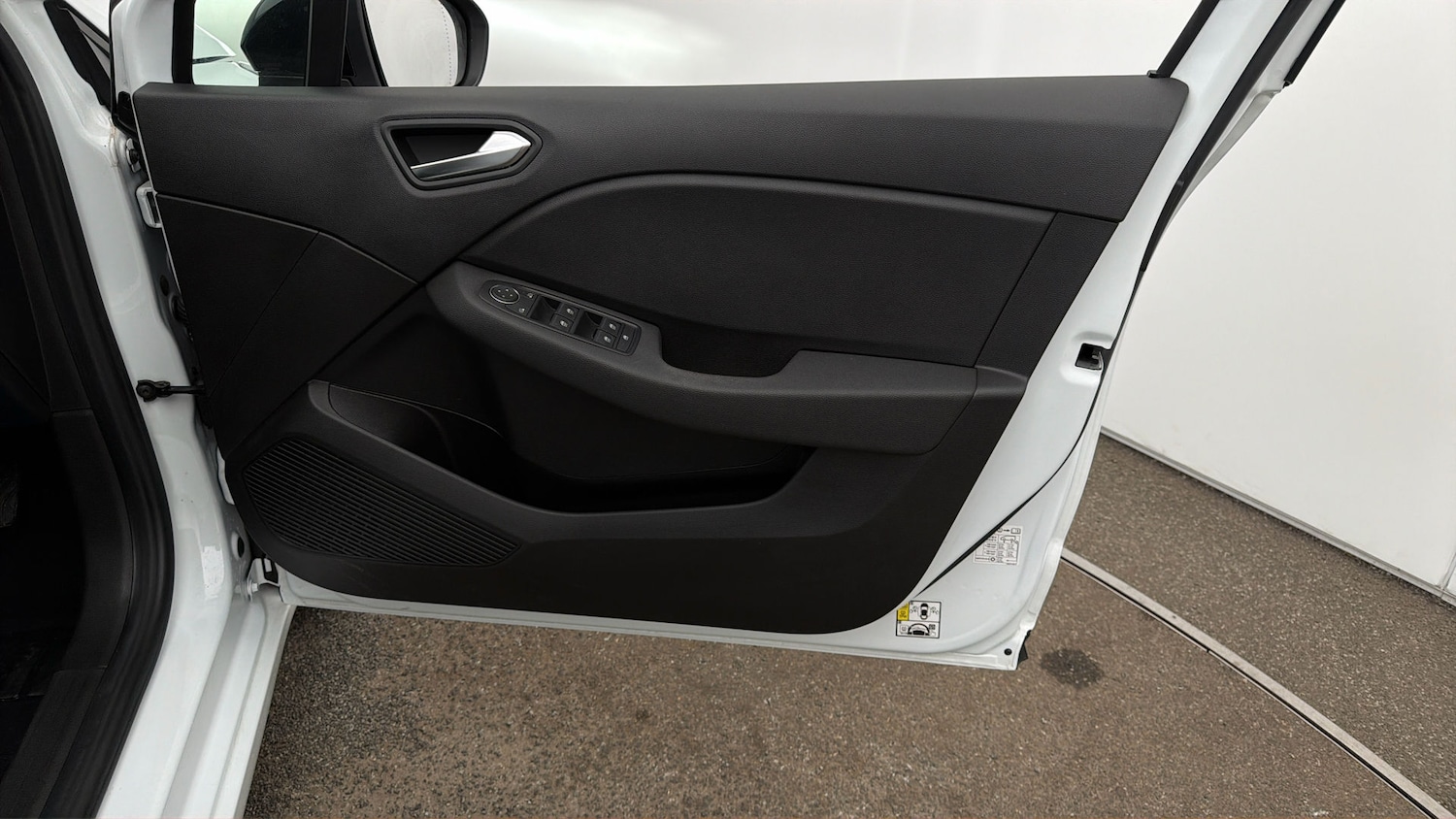 Used Renault Clio 2023 for sale - 78077499: Photo 14