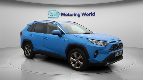 Used Toyota RAV4 2020 for sale - 76294836: Photo 2