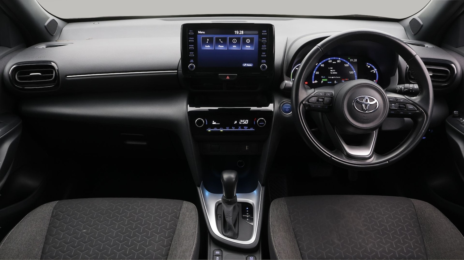 Used Toyota Yaris Cross 2023 for sale - 77474925: Photo 13