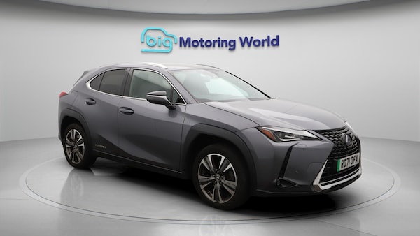Used Lexus UX 2021 for sale - 76175376: Photo 2