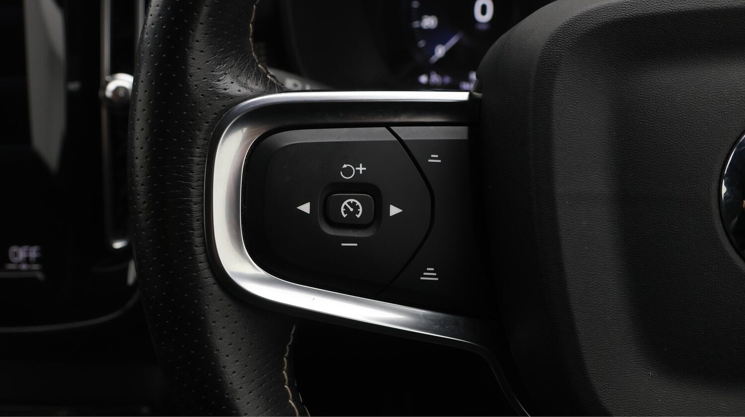 Used Volvo XC40 2021 for sale - 76458059: Photo 24